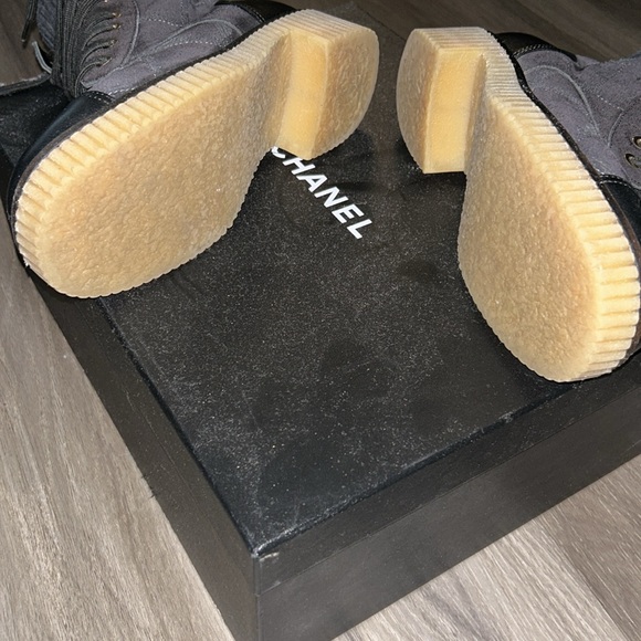 Chanel combat boots “TREK TRACK LACE UP” - Picture 6 of 8